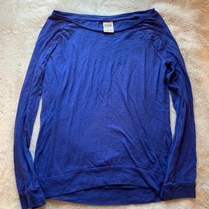 Hang off the shoulder long sleeve